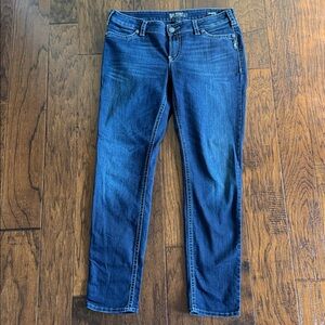 Silver Jeans. Suki Mid super stretch skinny. Size 33/31